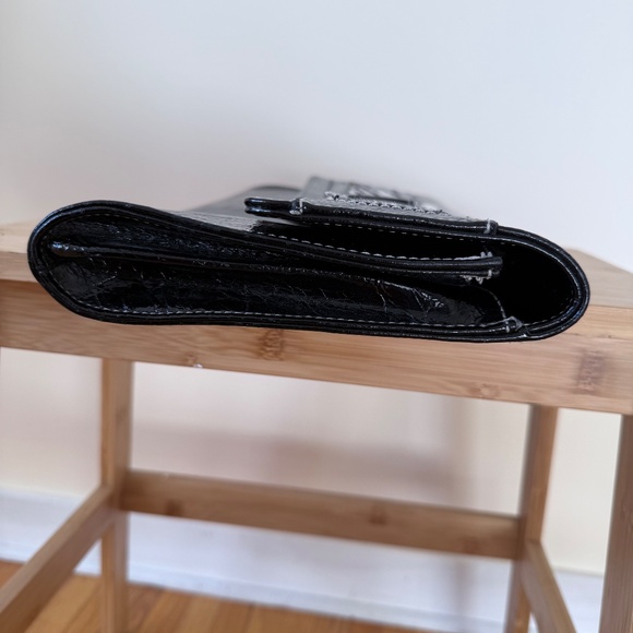 Y2K Patent Leather Chinese Laundry clutch - Picture 3 of 8